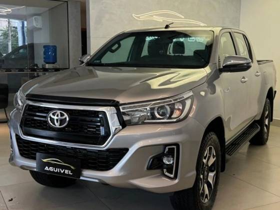 TOYOTA HILUX 2.8 SRX 4X4 CD 16V DIESEL 4P AUTOMÁTICO TOYOTA HILUX 2.8 SRX 4X4 CD 16V DIESEL 4P AUTOMÁTICO